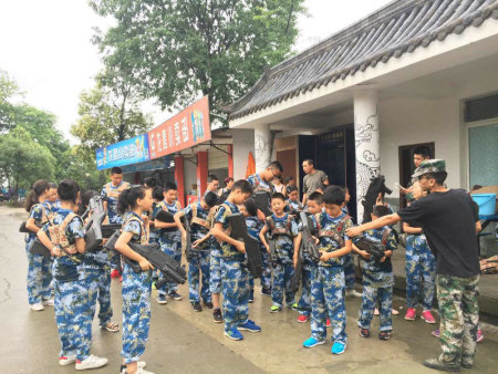 真人CS准备开战
